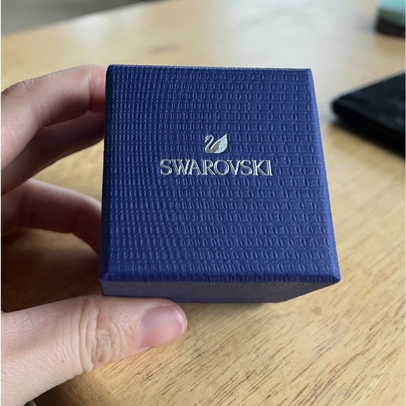 Swarovski Ring size 4 - Picture 2 of 4